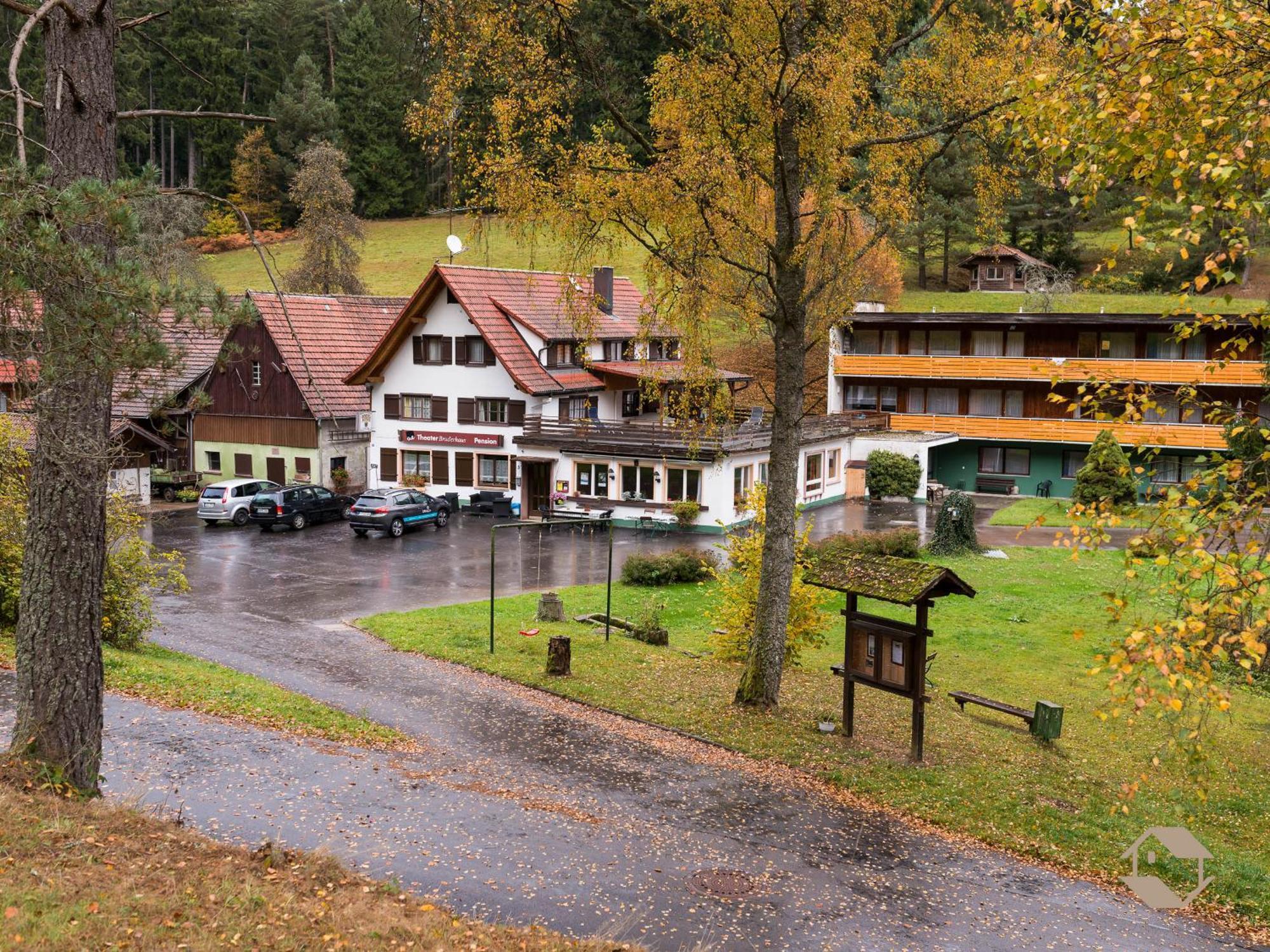 Enri Theater Und Pension Bruderhaus Altensteig Exterior foto